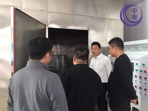 龍湖地產有限公司各位領導蒞臨我司參觀考察